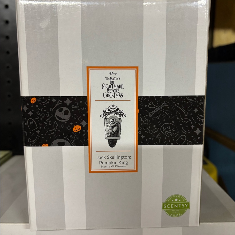 Scentsy Nightmare Before Christmas Warmer with Black and Orange Accents